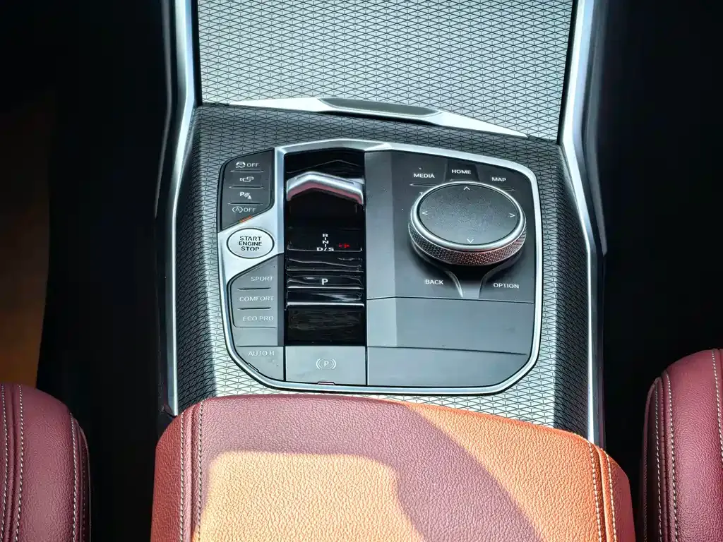 BMW 3 Series 2024 из CN, фото 4
