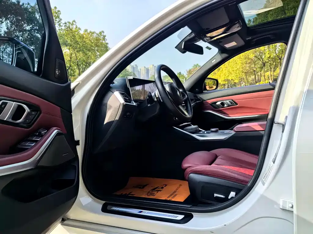 BMW 3 Series 2024 из CN, фото 3