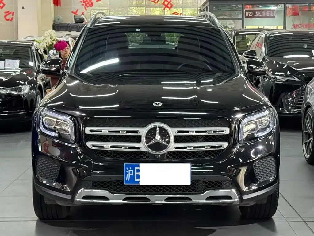 Mercedes-Benz GLB — фото 10