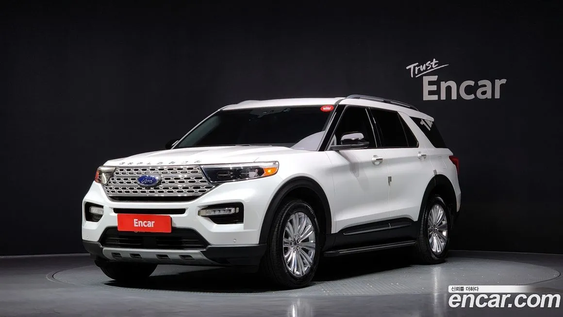 Ford Explorer — фото 1