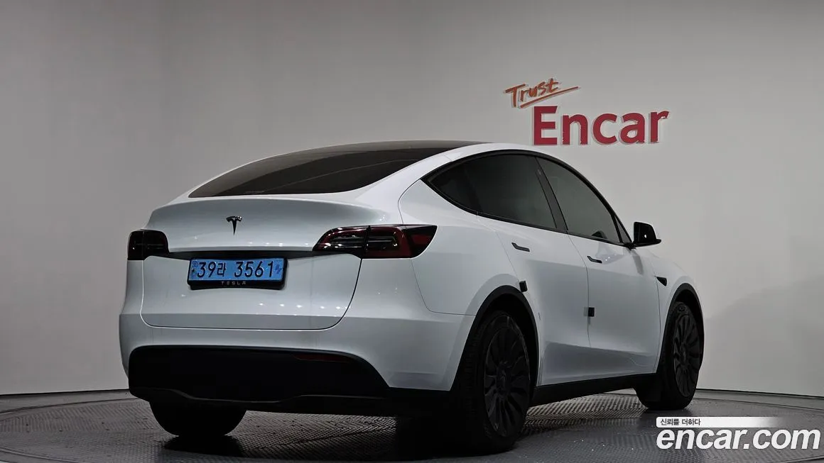 Tesla Model Y — фото 3