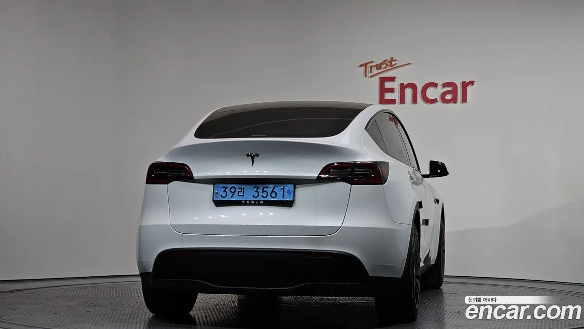 Tesla Model Y — фото 2