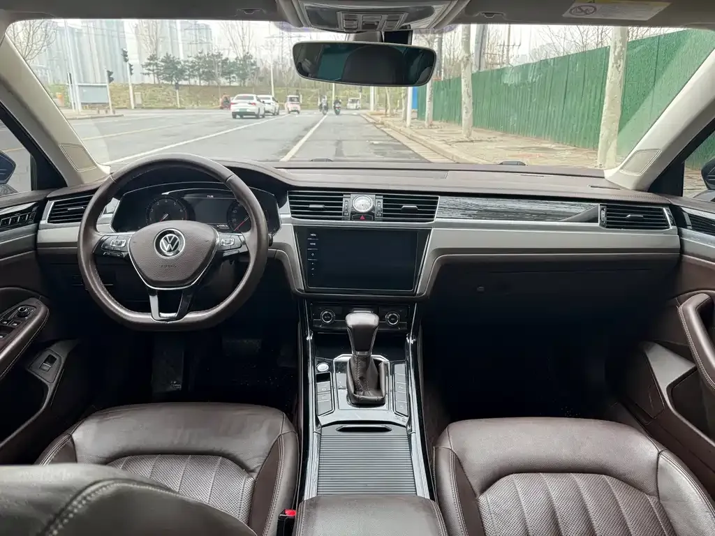 Volkswagen Phideon — фото 3