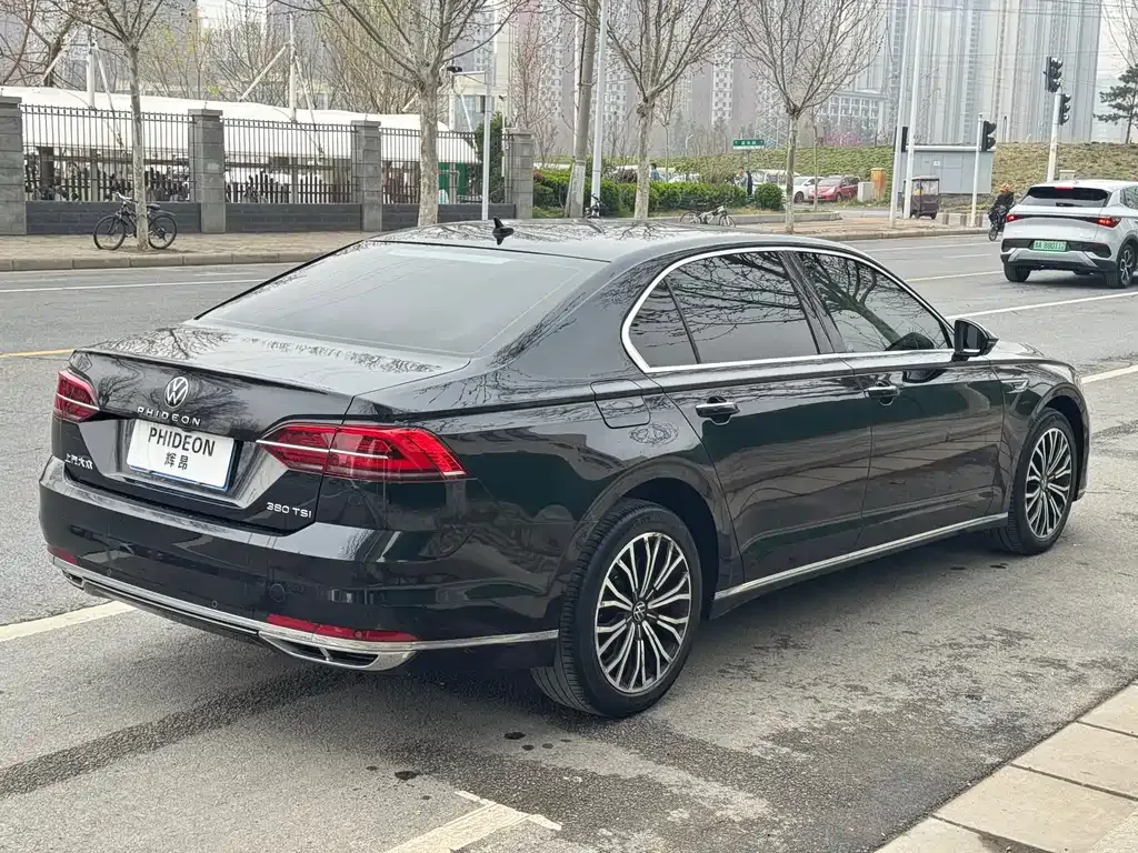 Volkswagen Phideon — фото 7