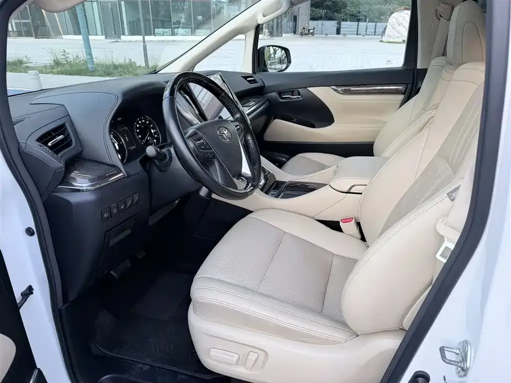 Toyota Vellfire 2021 из CN, фото 1