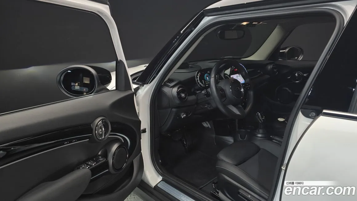 Mini Cooper 2024 из KR, фото 4