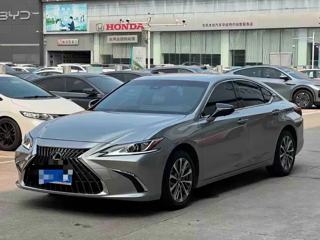 Lexus ES — фото 5