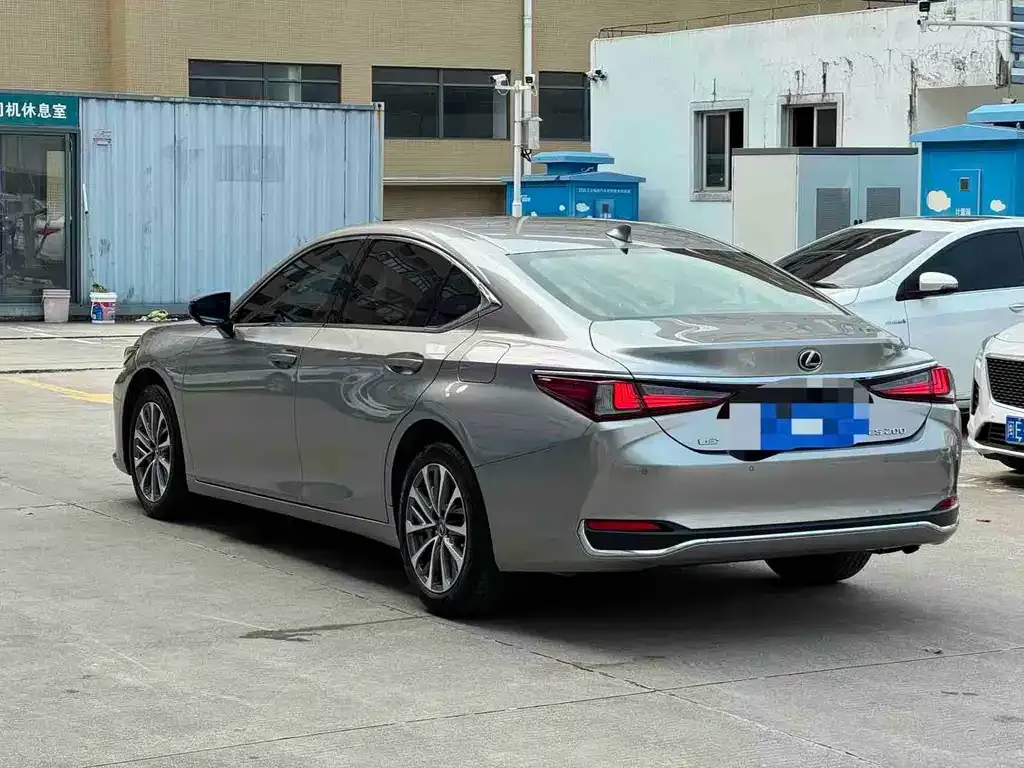 Lexus ES — фото 6