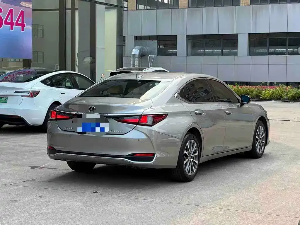 Lexus ES — фото 7