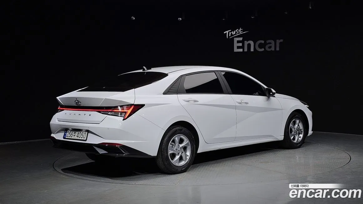 Hyundai AVANTE — фото 4