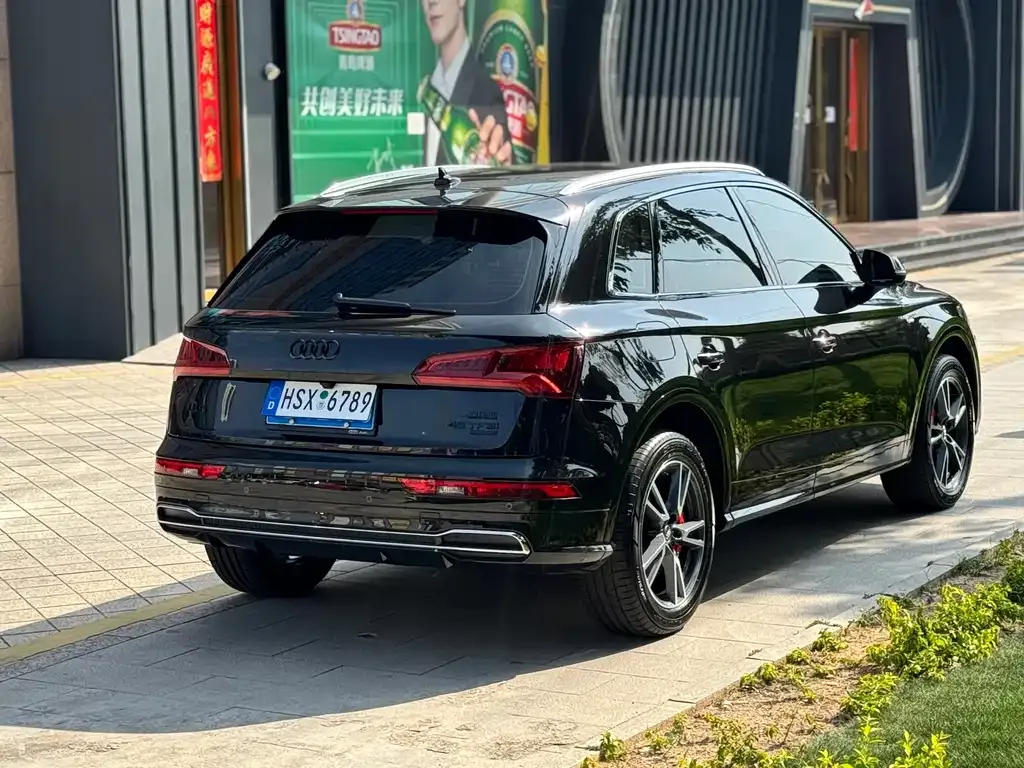 Audi Q5L — фото 5