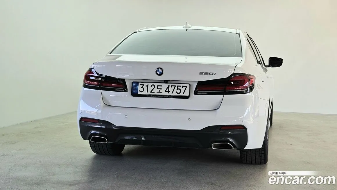 BMW 5-Series — фото 10