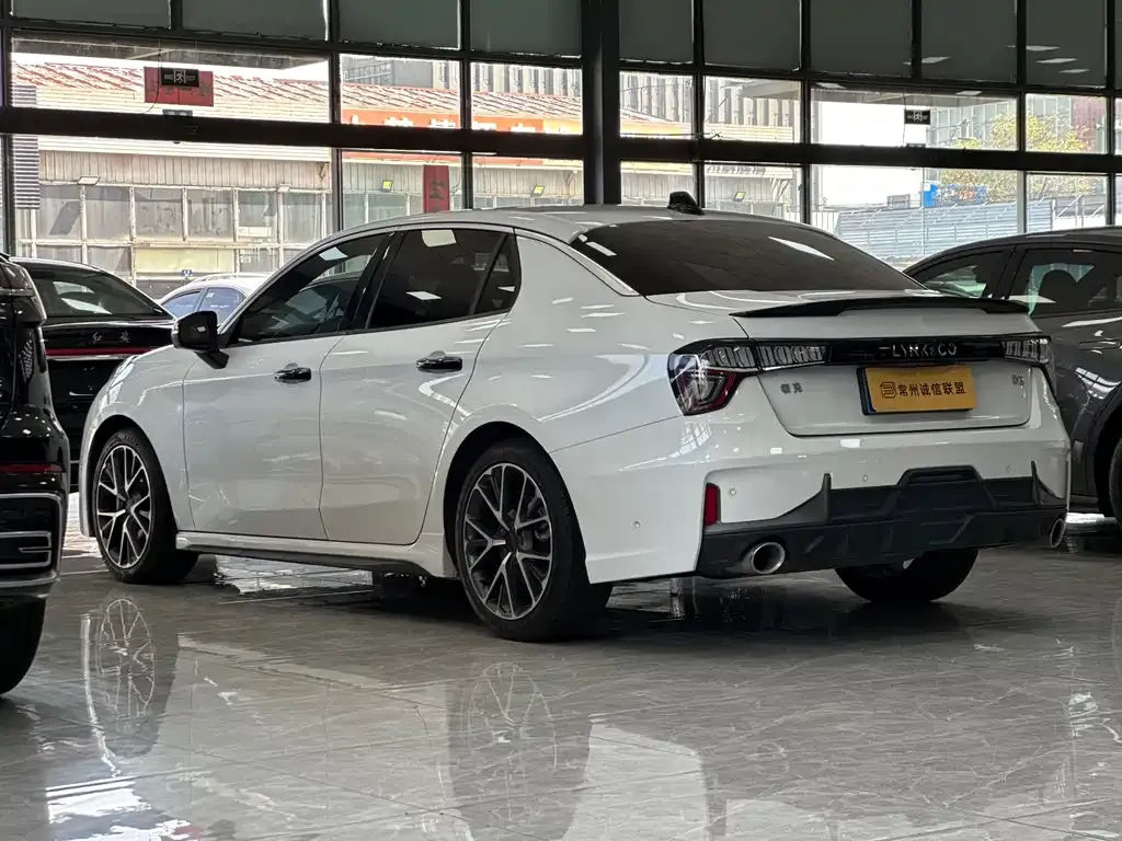 Lynk & Co 03 — фото 5