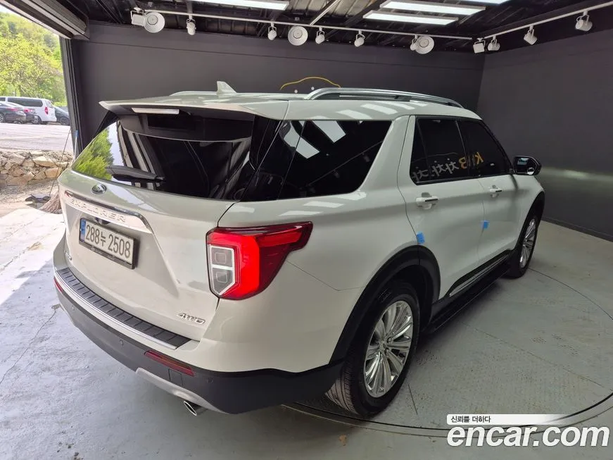 Ford Explorer — фото 10