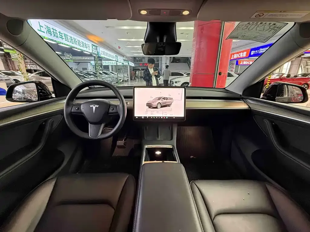 Tesla Model Y — фото 3