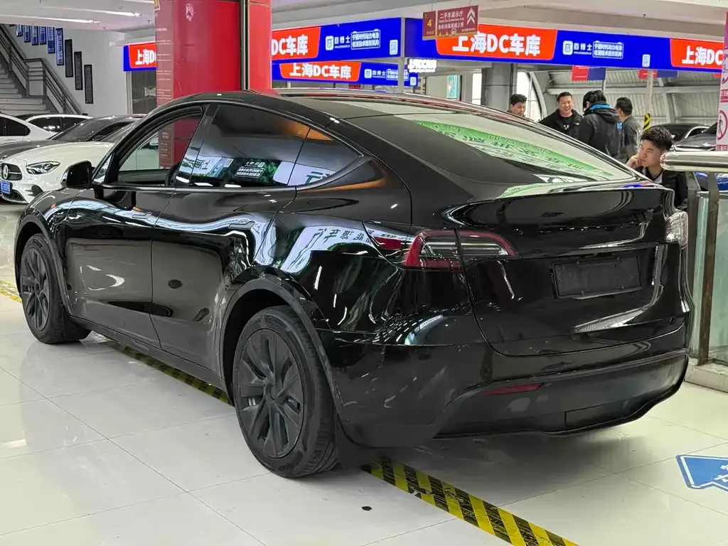 Tesla Model Y — фото 4