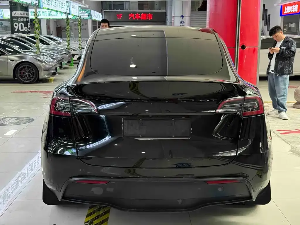 Tesla Model Y — фото 6