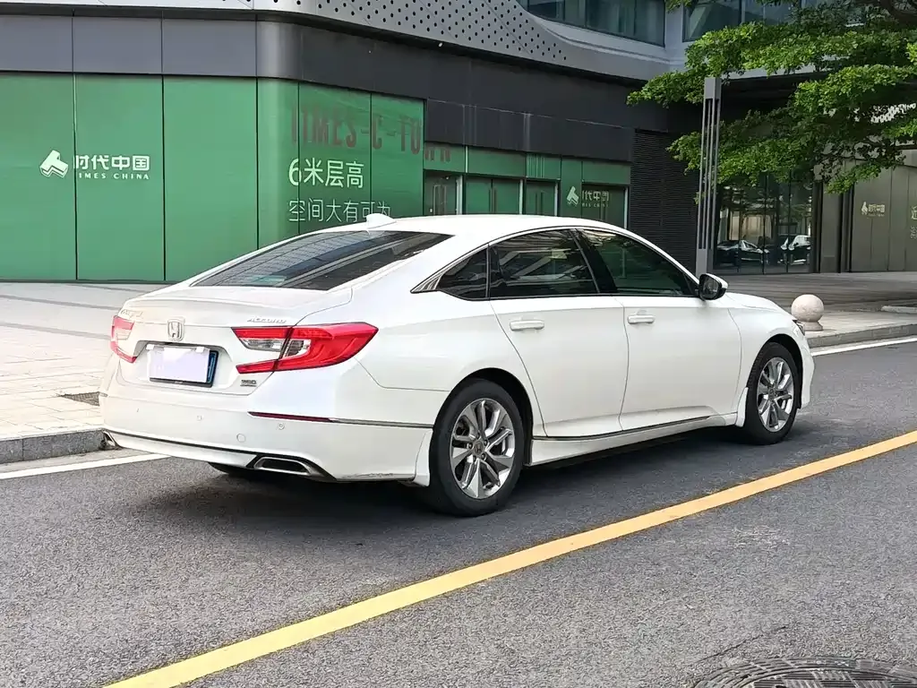 Honda Accord — фото 5