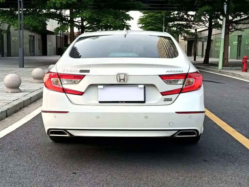 Honda Accord — фото 4