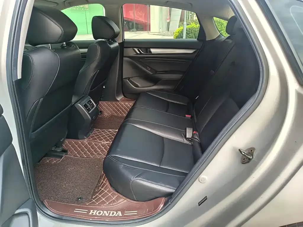 Honda Accord — фото 3