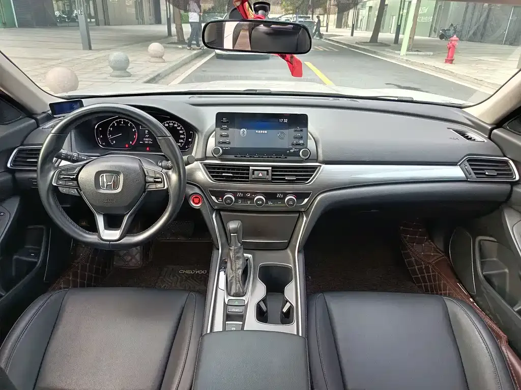Honda Accord — фото 9