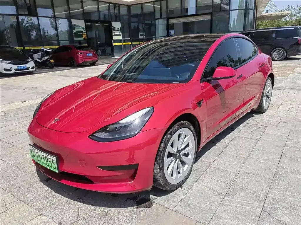 Tesla Model 3 — фото 3