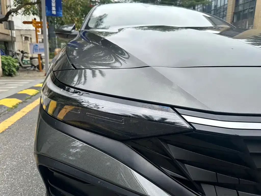 Hyundai Elantra — фото 2