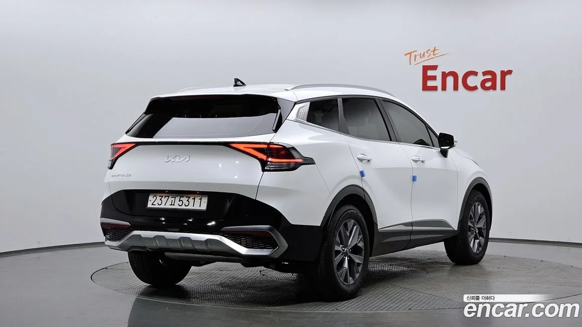 Kia Sportage — фото 8