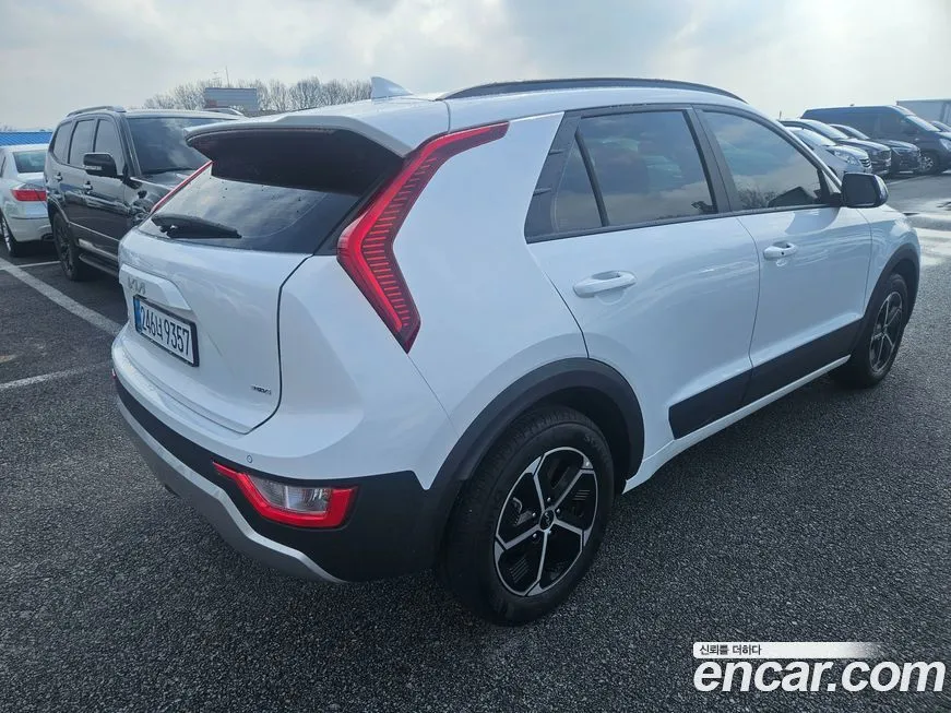 Kia Niro — фото 10