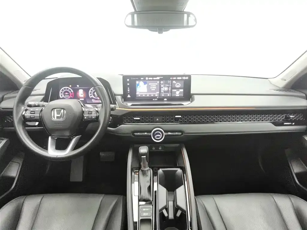 Honda Accord — фото 9