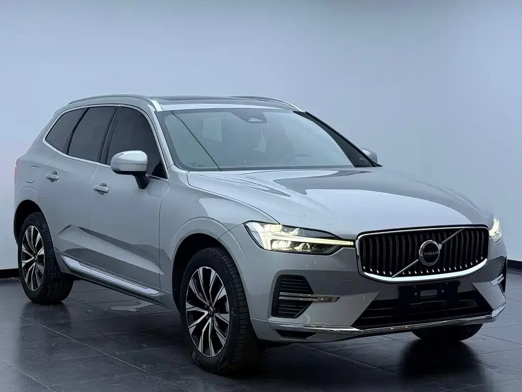 Volvo XC60 — фото 8