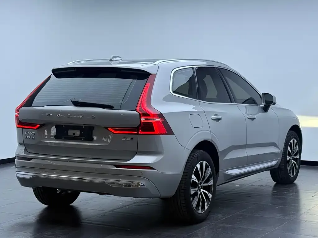 Volvo XC60 — фото 4