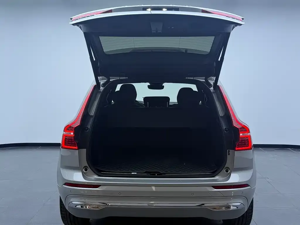 Volvo XC60 — фото 3