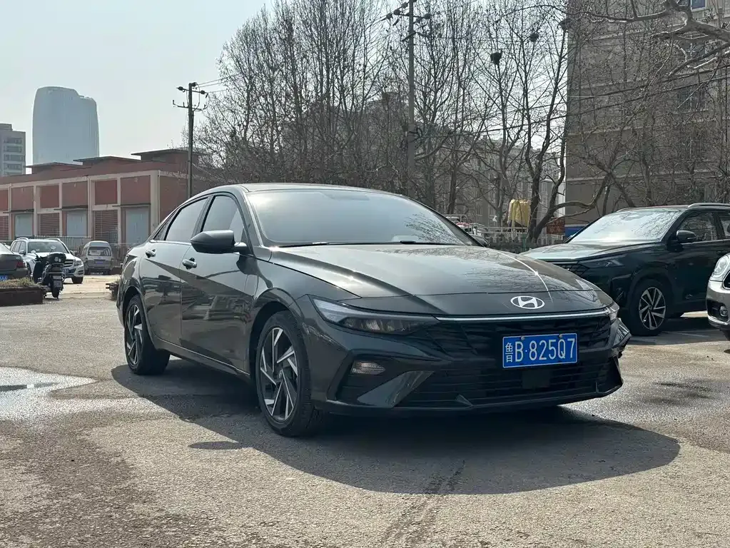 Hyundai Elantra — фото 7