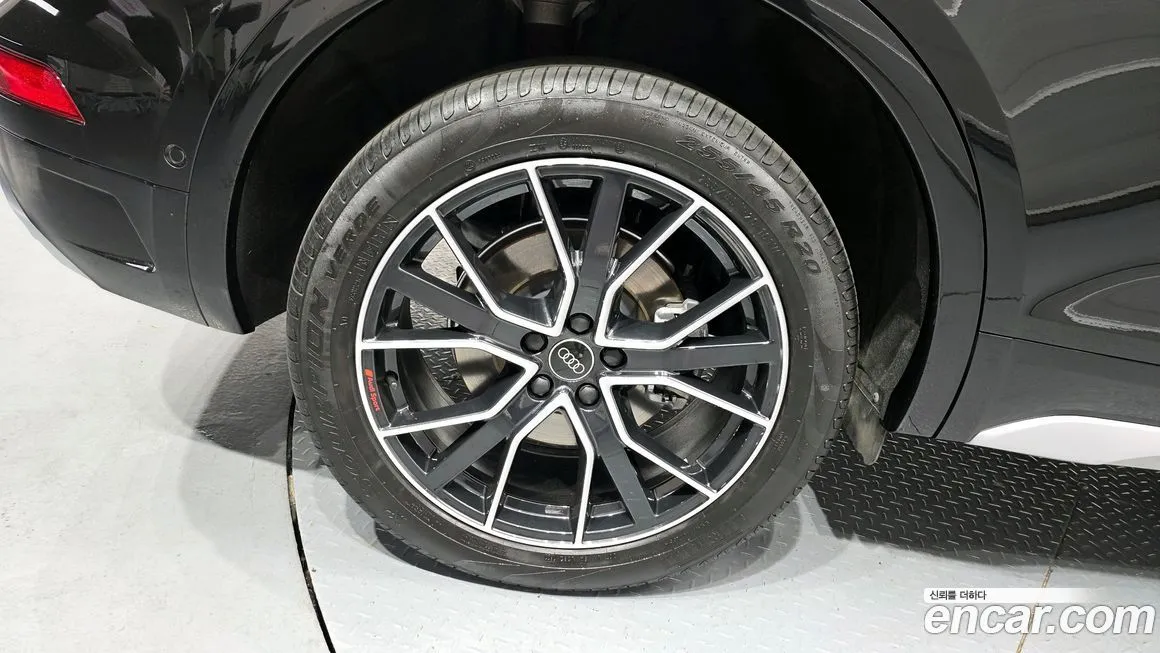 Audi Q5 2024 из KR, фото 10