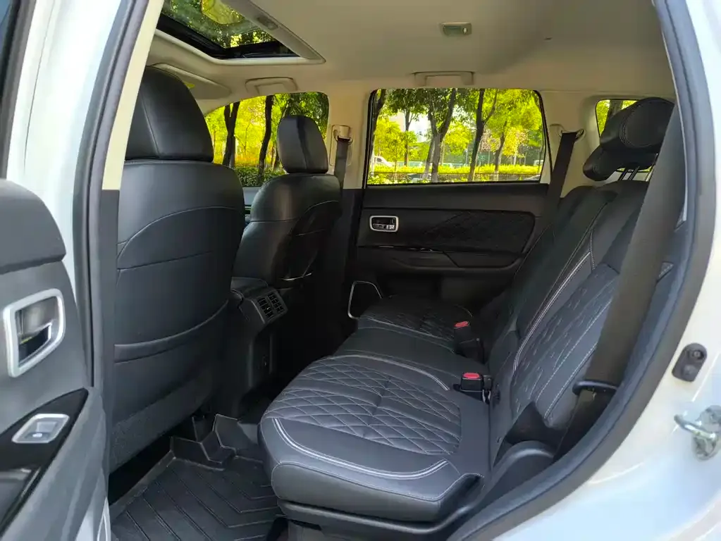 Mitsubishi Outlander — фото 7