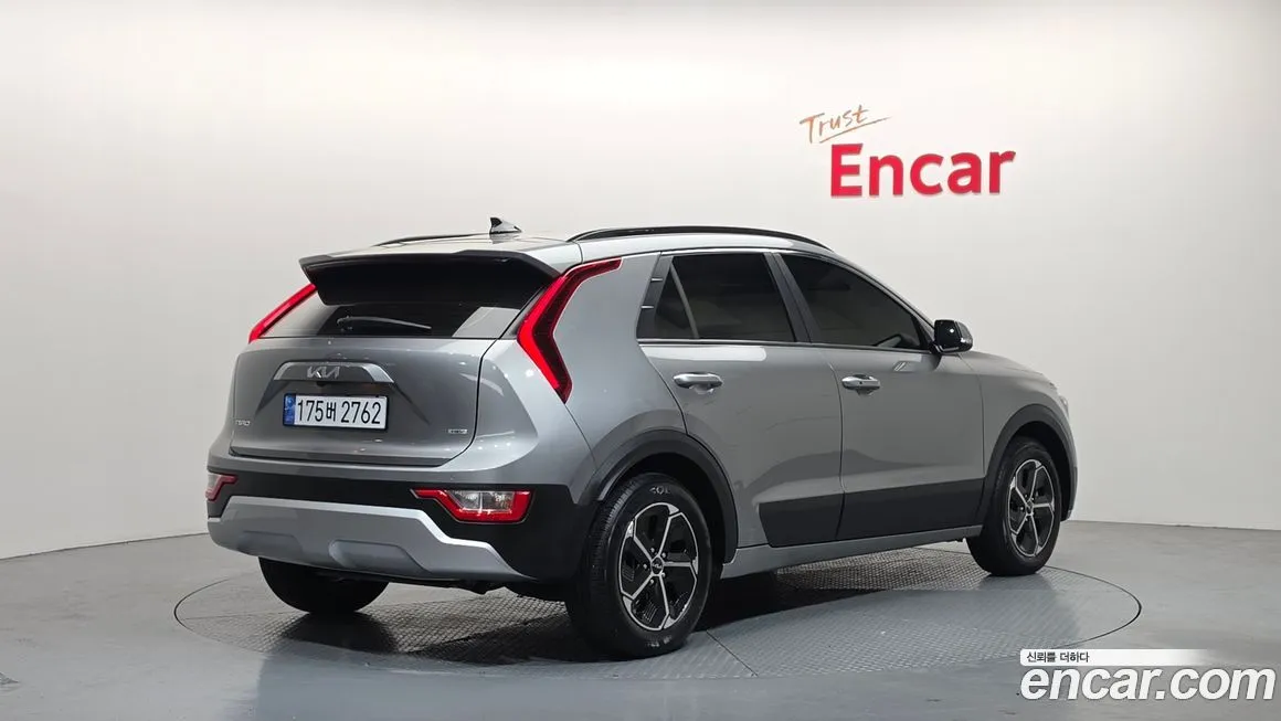 Kia Niro — фото 10