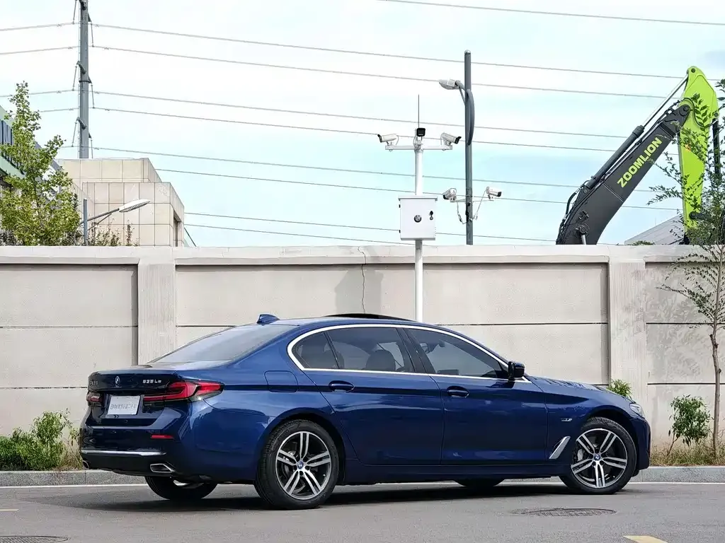BMW 5 Series New Energy — фото 7