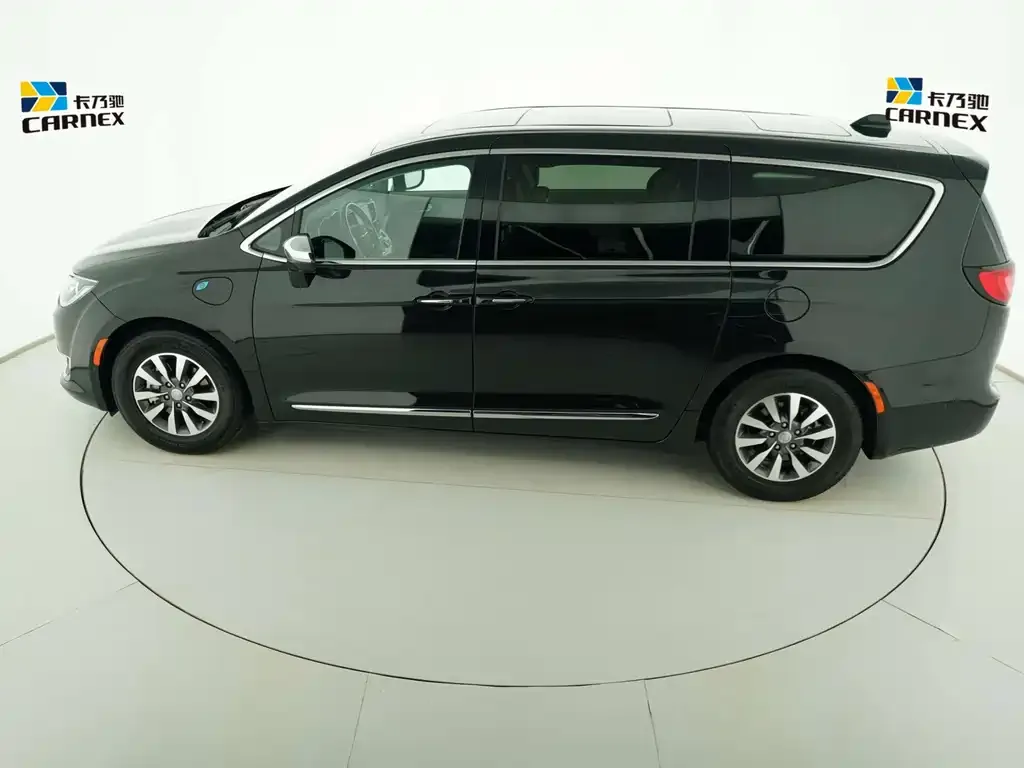 Chrysler Grand Voyager PHEV (Import) 2025 из CN, фото 10