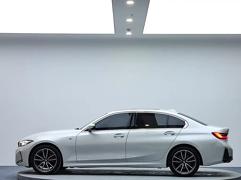 BMW 3 Series 2023 из CN, фото 8