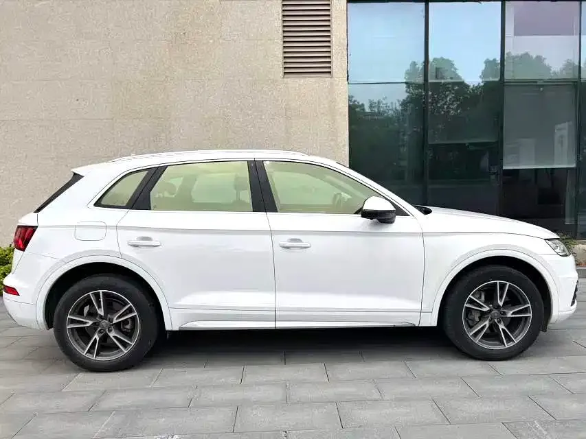 Audi Q5L — фото 5