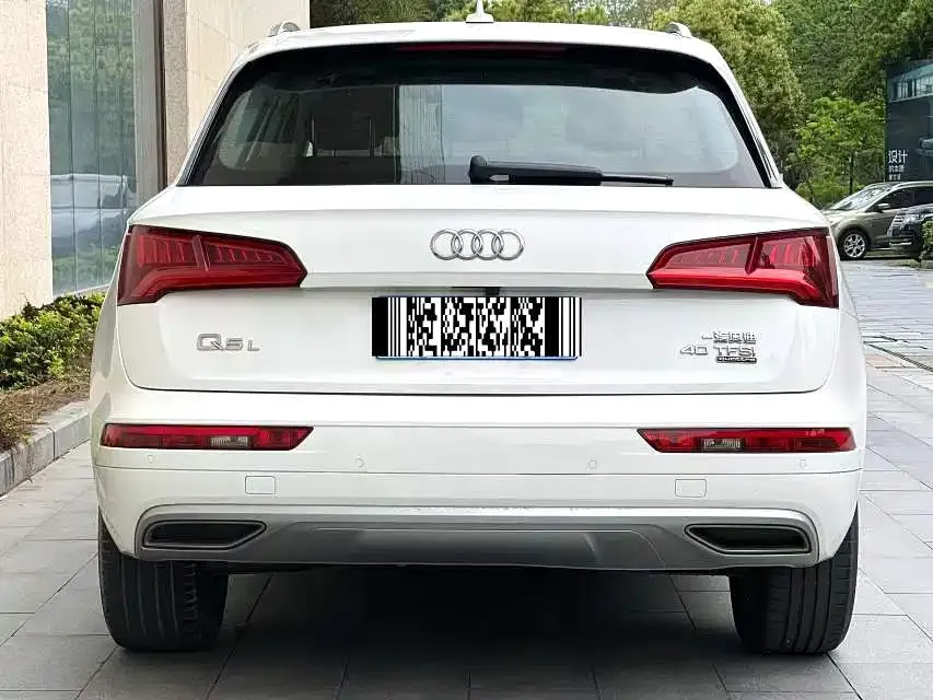 Audi Q5L — фото 8