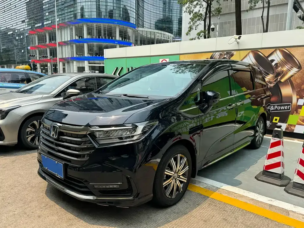 Honda Odyssey — фото 1