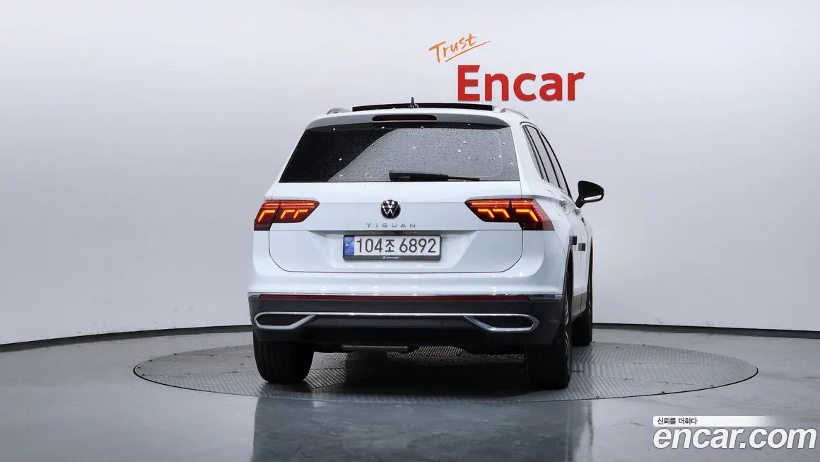 Volkswagen Tiguan — фото 2