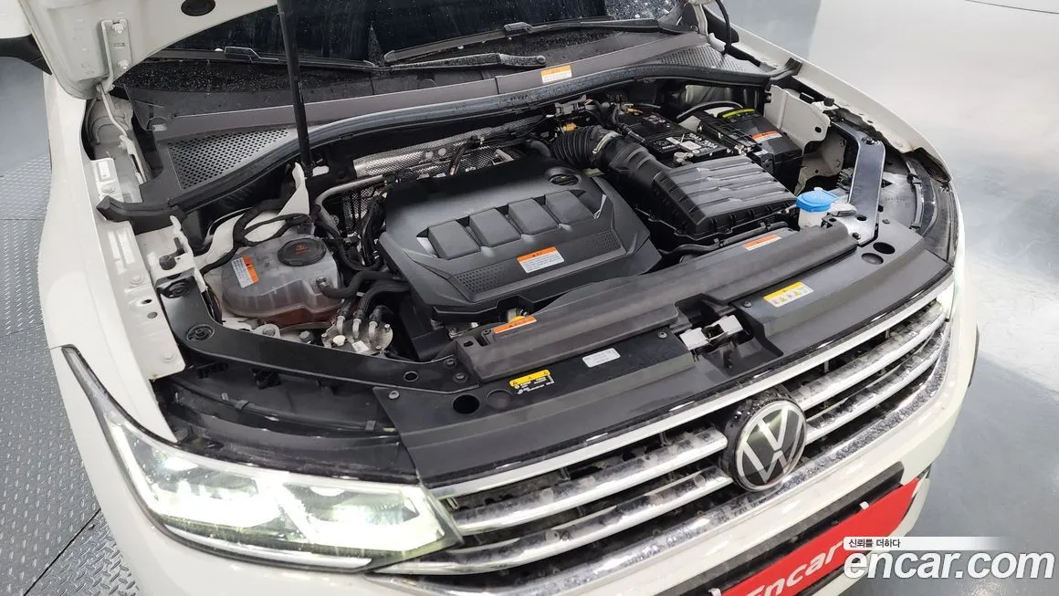 Volkswagen Tiguan — фото 10