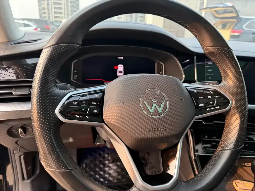 Volkswagen Passat — фото 10