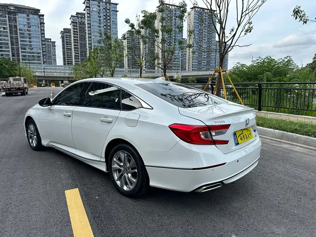 Honda Accord — фото 4