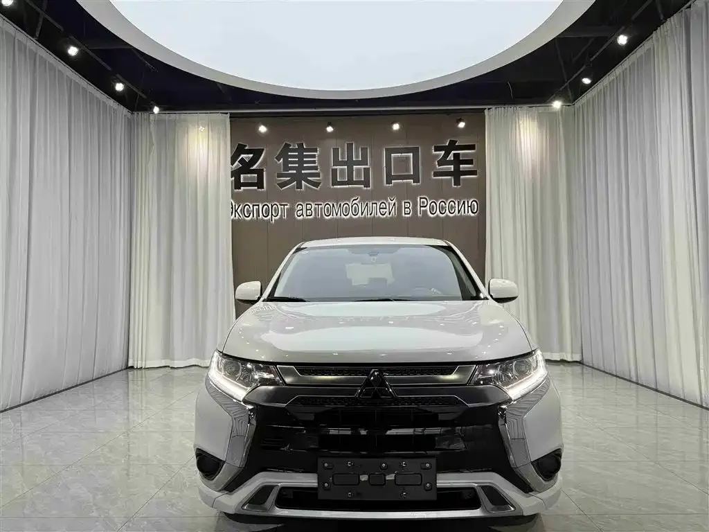 Mitsubishi Outlander — фото 5