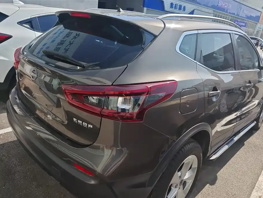 Nissan Qashqai — фото 7