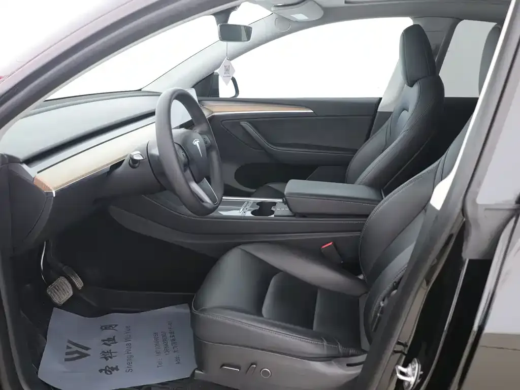 Tesla Model Y — фото 4